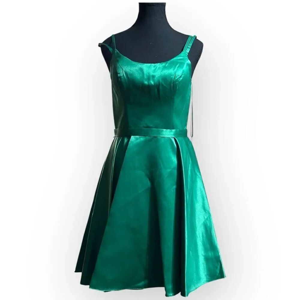 NWT Abby Paris Womens Satin Pleated Sleeveless Fit & Flare Dress Green Size 4